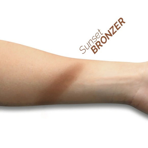 Aesthetica Sunset Bronzer NEW - Picture 4 of 9
